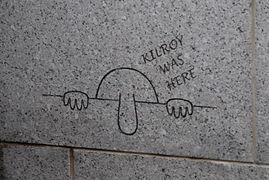 Ukiran permanen Kilroy pada Peringatan Perang Dunia II di Washington, DC