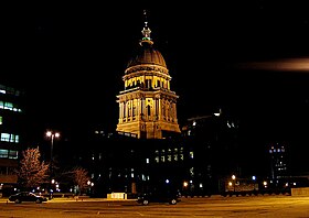 Vista noturna do Capitólio de Illinois, em Springfield