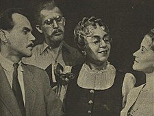 Scéna ze hry O.Neumanna „Dina Müllheimová“. Na snímku J. Chvalina, V. Fišar, S. Májová a L. Píchová<ref>ČSFD, Ludmila Píchová</ref>