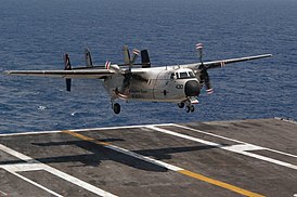 C-2A во время посадки на авианосец USS Kitty Hawk (CV-63) в западной части Тихого океана.