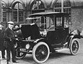एडीसन द्वारा बनाया हुआ 1914 में अमेरिकी राष्ट्रीय संग्रहालय में रखा एक विद्युत वाहन।