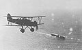 Un bombardier torpilleur Yokosuka B4Y Type 96 vole non loin du Kaga lors du conflit avec la Chine, en 1937 ou 1938.