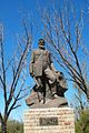 Monumento al fundador de la ciudad, Leonid Lutúgini