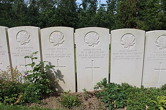 Tombes de soldats canadiens tombés le 29 septembre 1918.
