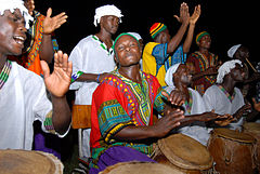 Zenészek dobolnak, Accra