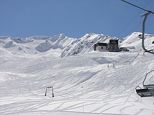 Gurschenfirn oben links vor dem Gemsstock, von der Gurschenalp gesehen.