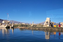 Isla flotante de los uros en Perú