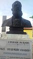 Busto do imperador Pedro II em uma praça pública na cidade.