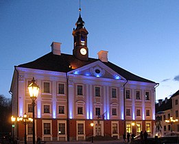 Тартуская ратуша вечером