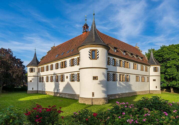 Бывший замок на воде[нем.] Тевтонского ордена, построенный в 1572—1578 годах, в Хайльбронне, Баден-Вюртемберг