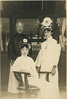 1923至24年，在北京紫禁城的莊士頓、婉容、伊莎貝·英格朗