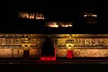 Spettaklu ta' ħsejjes u dawl bil-lejl f'Nunnery Quadrangle (Espectáculo nocturno de luces y sonido en Nunnery Quadrangle), Puuc, Uxmal, Yucatán