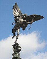 アルフレッド・ギルバート作の通称『エロス像 』1893年。ロンドンのピカデリーサーカスにある世界初のアルミニウム像