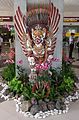 Estàtua balinesa de Garuda a l'aeroport Ngurah Rai, Bali, Indonèsia.