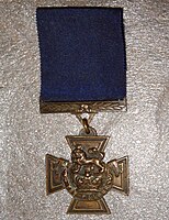Крест Виктории — высшая внесословная боевая награда за доблесть в Великобритании.