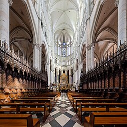 Le chœur de la cathédrale, vu de l'intérieur.