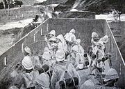 1899年12月11日、マガースフォンテインの戦い（英語版）で装甲列車から銃撃するイギリス軍