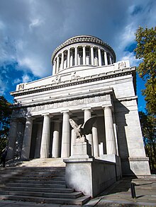 Eagle sculptures outside Grant's Tomb