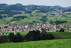 Bütschwil, Blick von einer Anhöhe an der Strasse von Ganterschwil nach Oberhelfenschwil