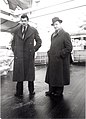 Lismonde avec son ami Jacques de Wouters d'Oplinter[7] (1909-1972) sur l'Albertville avant le départ de ce dernier pour le Congo. Anvers, le 17 décembre 1937 (photo Léon van Dievoet).