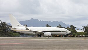 Boeing_C-40A_Clipper_of_VR-51_lands_at_Marine_Corps_Air_Station_Kaneohe_Bay_on_26_July_2019_(190726-M-UG171-0003)