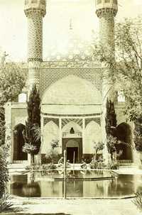 ماہان میں واقع شیخ نعمت اللہ شاہ ولی کا مدفن۔
