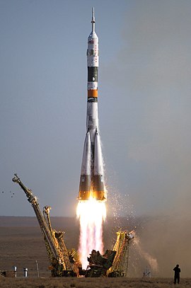 Sebuah roket Soyuz-FG meluncurkan wahana antariksa Soyuz TMA dari Baikonur Cosmodrome, Kazakhstan pada 18 September 2006.