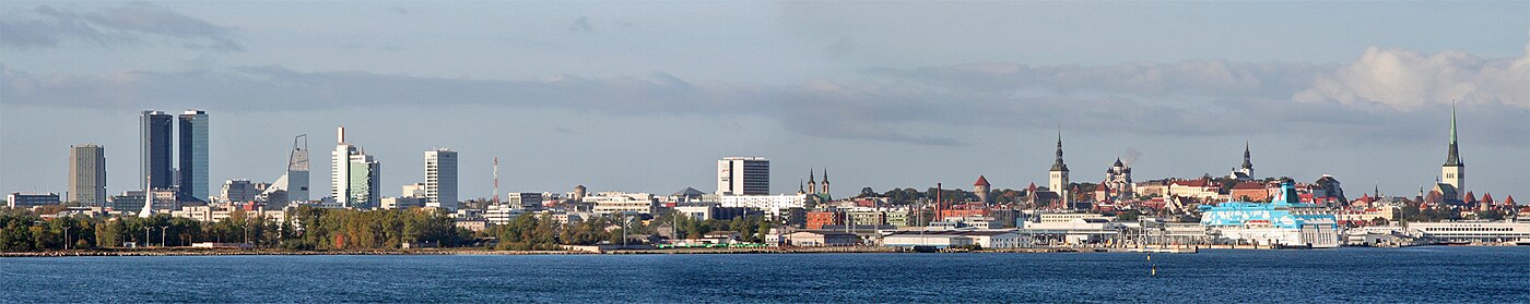 Panoraamakuva Tallinnasta mereltä päin.