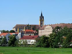 Centrum města s kostelem sv. Jana Nepomuckého