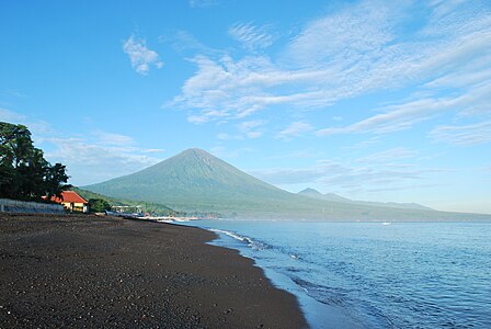 Gunung Agung dilihat dari Timur