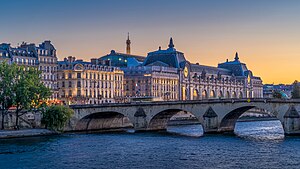 Ponte Reale e Museu de Orsay in Parigi