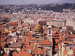 Vista sulla chiesa di Santa Reparata nel centro di Vieux Nice