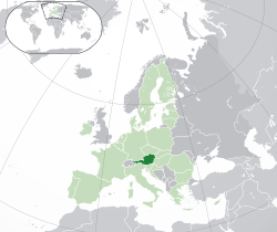 ที่ตั้งของ ประเทศออสเตรีย  (เขียวเข้ม) – ในทวีปยุโรป  (เขียว & เทาเข้ม) – ในสหภาพยุโรป  (เขียว)  —  [คำอธิบายสัญลักษณ์]