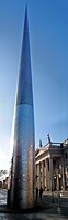 ダブリンの尖塔、正式名称は『光のモニュメント(Monument of Light）』。ステンレス鋼、高さ121.2m（398フィート)という世界一背の高い彫刻