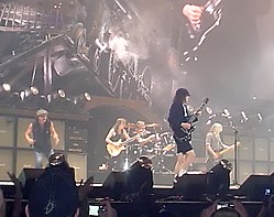 Группа AC/DC в ходе «Black Ice World Tour»