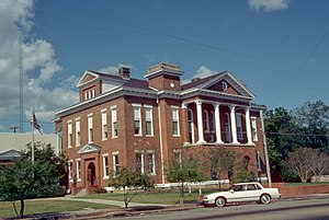 Jefferson Davis County Courthouse in Prentiss