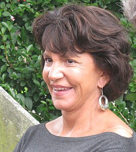 Mercedes Ruehl (2009)