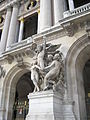 Estàtua de l'entrada de l'Òpera de París