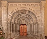 Portico de la iglesia de San Salvador.