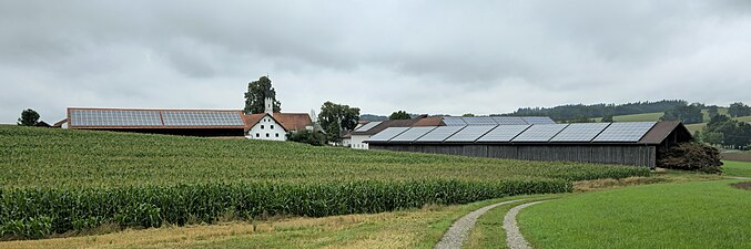Photovoltaik-Anlagen auf den Dächern von Schlegelsreit von Südsüdwest