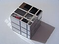 Vyosená varianta Rubikovy kostky (Skládáte tvar namísto barev) — model Mirror Block