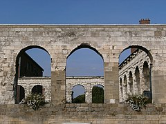 Couvent des Sœurs grises (XVIIIe siècle, Monuments historiques, 1992).