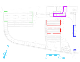 Plan représentant, par un jeu de couleurs, les ruines conservées des bâtiments d'une ferme.