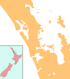 Mapa konturowa Auckland, w centrum znajduje się punkt z opisem „Sky Tower”