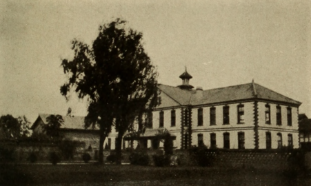 La primera Canadian Methodist Mission Press en Kiating, anterior a 1903