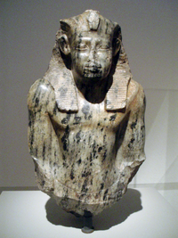 Oberteil einer Kniefigur Sesostris’ I.; Altes Museum Berlin, Inv.-Nr. 1205