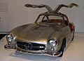 1954年：W198 ガルウィングで知られるスポーツカー、300SL