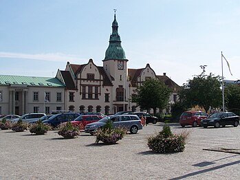 Центральная площадь и ратуша