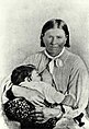 Cynthia Ann Parker et un de ses enfants en 1861.