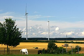 Typisches Erscheinungsbild der Mittleren Flächenalb: Großflächiger Ackerbau auf über 600 m im Bereich der Ulmer Alb